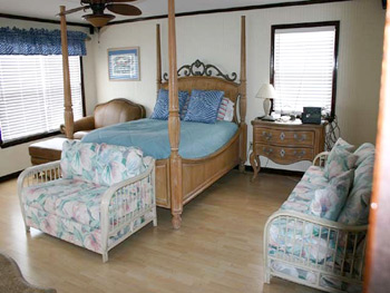 Master bedroom of Isle Call - Gulf Shores Beach House for Rent